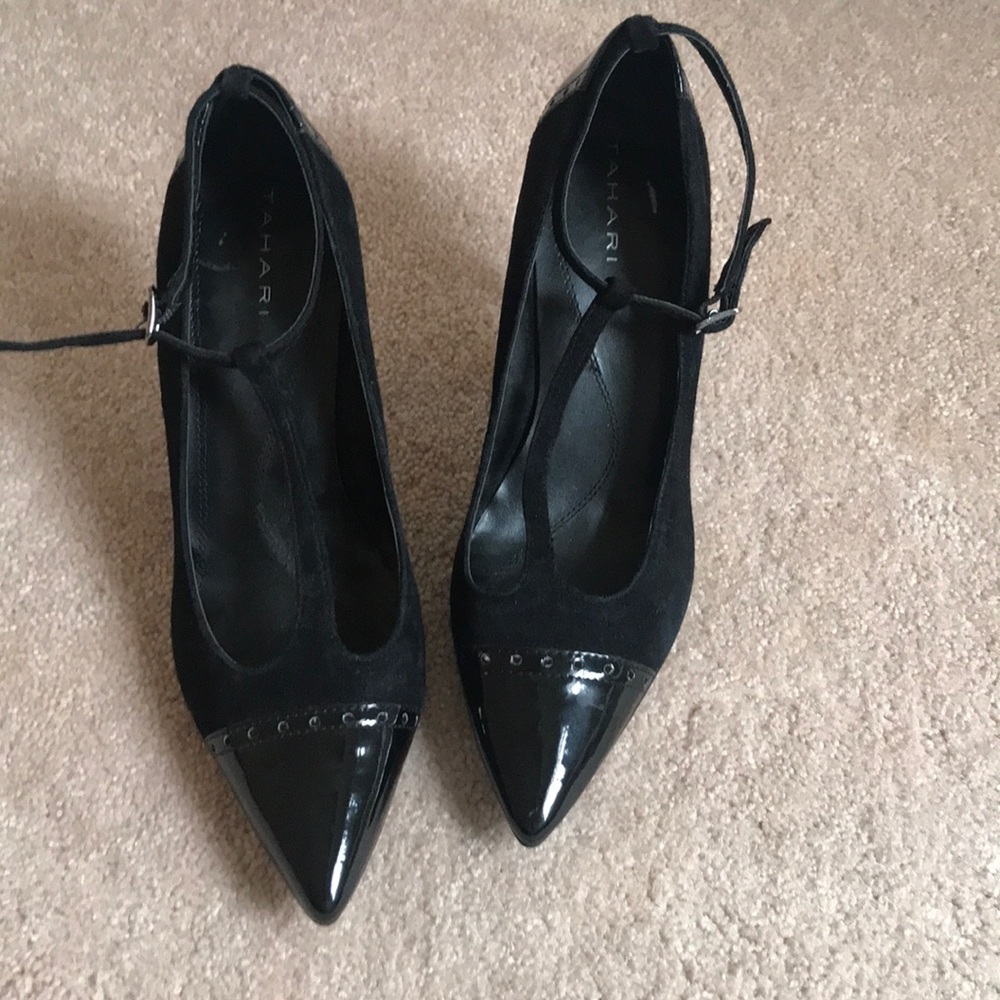 Tahari Belinda patent/suede t strap pumps
